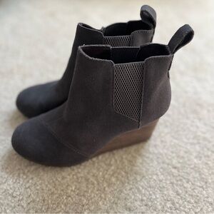 Tom’s Gray Suede Wedge Kelsey Bootie